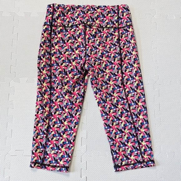 Victoria's Secret Sport Knockout Medium Cropped Pink Geometric Leggings - Picture 5 of 6